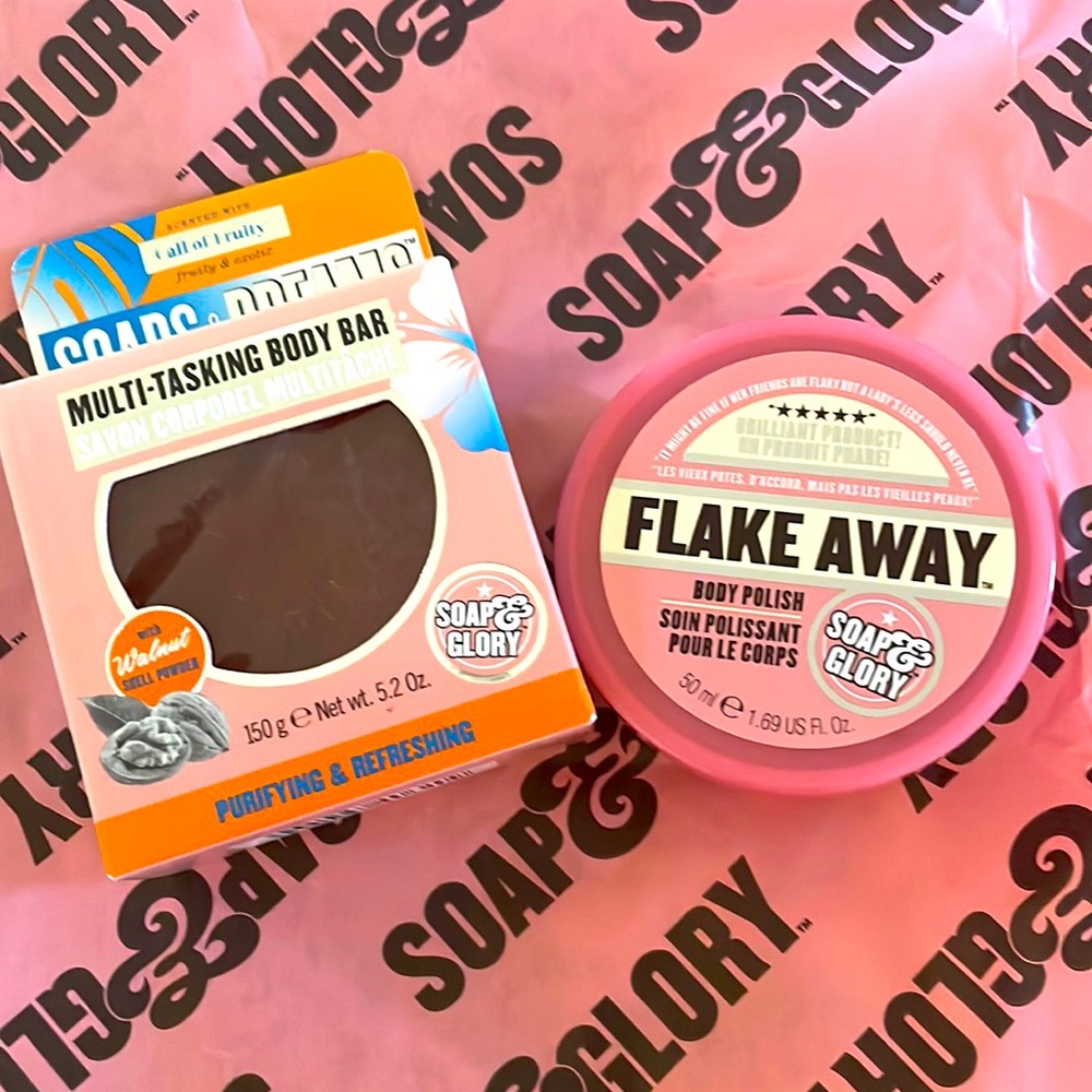 Soap & Glory Valentine Gift Set New! full size scrub and purifying body bar <3